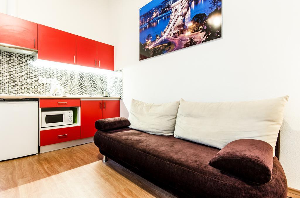 Like Home - City Center - Style Apartment บูดาเปสต์ ภายนอก รูปภาพ