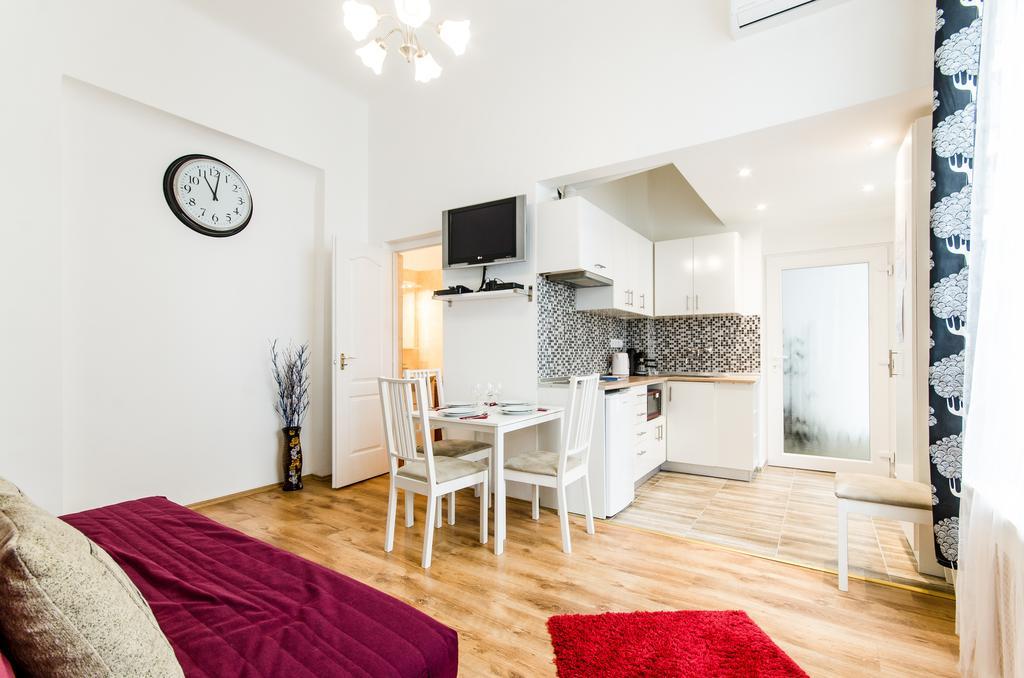 Like Home - City Center - Style Apartment บูดาเปสต์ ภายนอก รูปภาพ