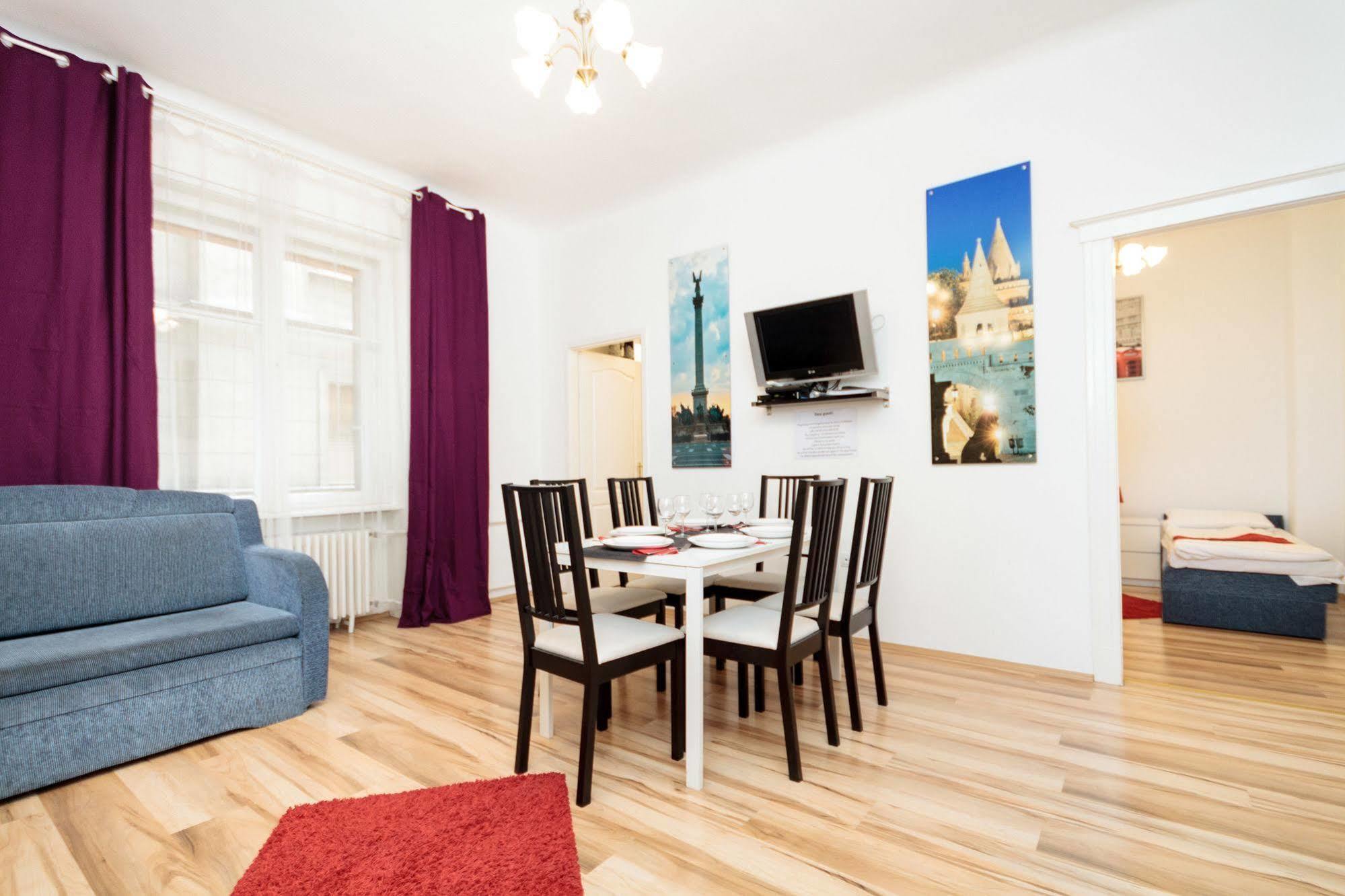Like Home - City Center - Style Apartment บูดาเปสต์ ภายนอก รูปภาพ